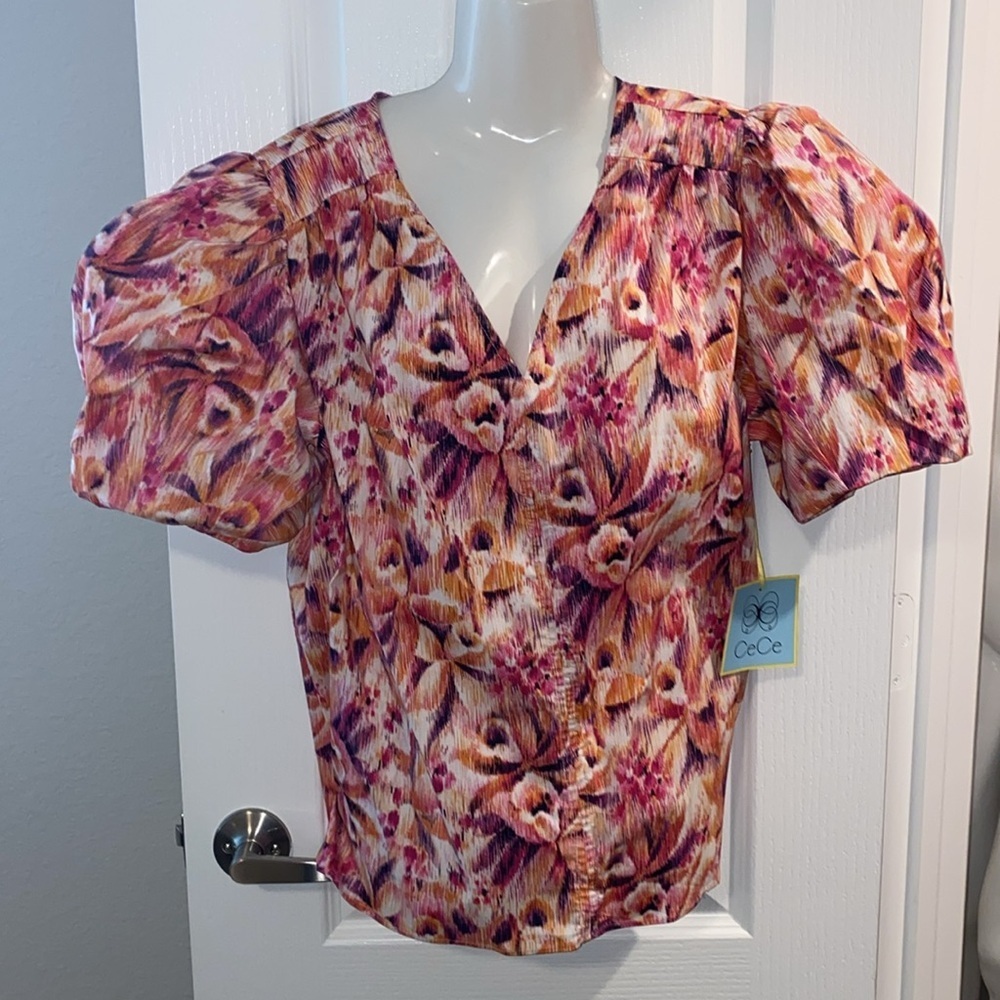 New CeCe Plus V-Neck Puffed Sleeve Blouse - Picture 3 of 8